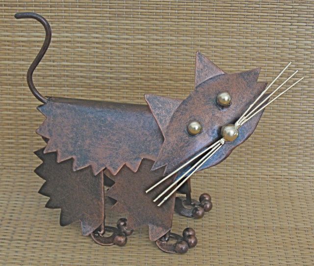 METAL SPRINGY CAT